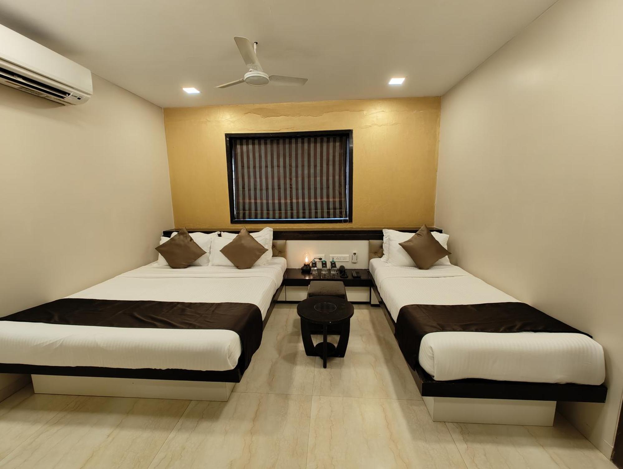 The Majlis Hotel - Colaba 뭄바이 외부 사진
