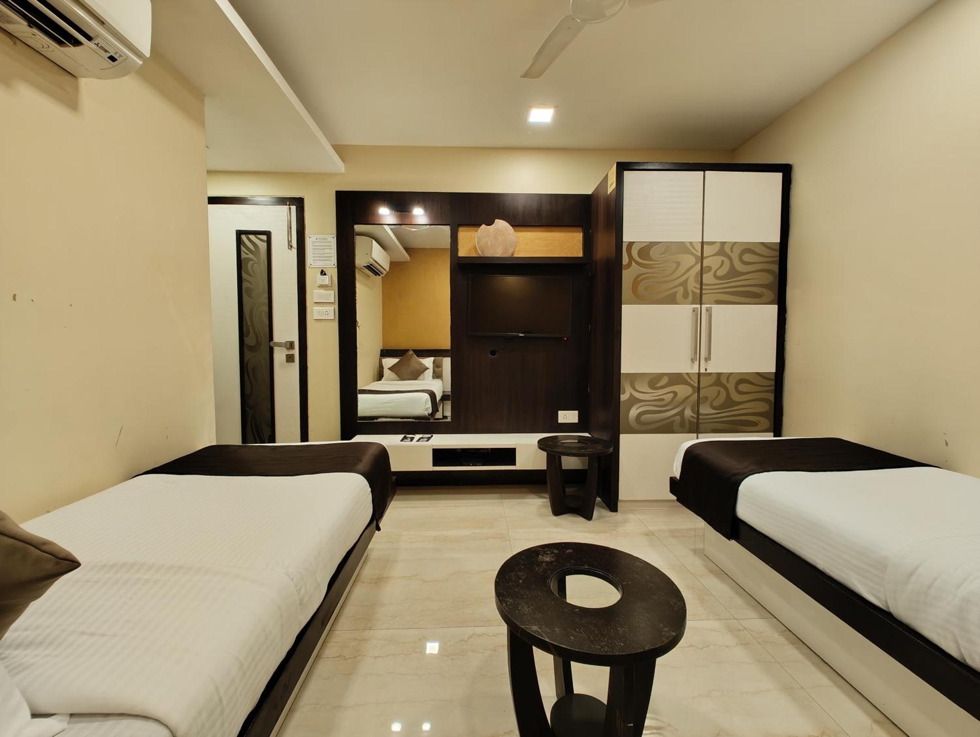 The Majlis Hotel - Colaba 뭄바이 외부 사진