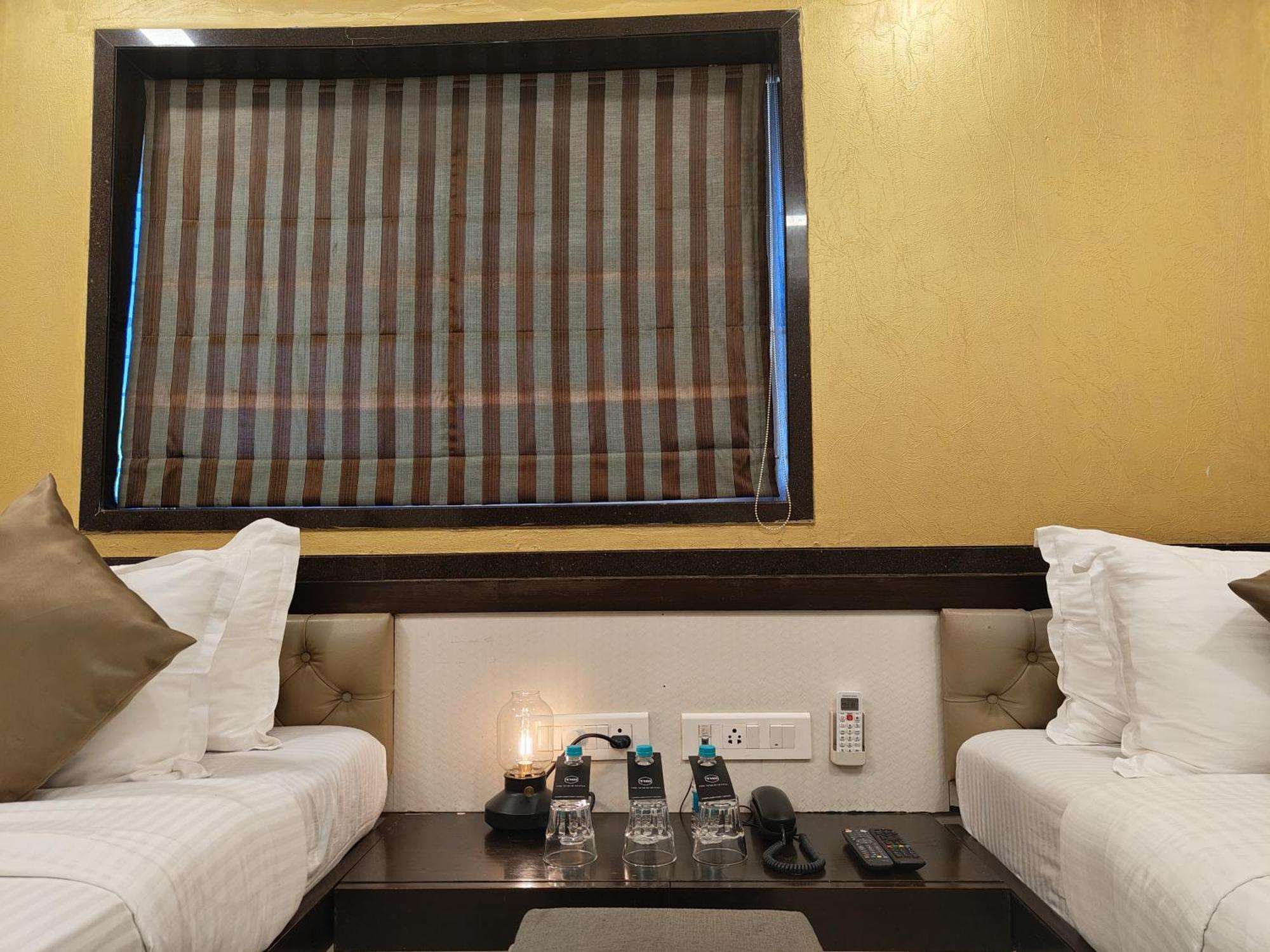 The Majlis Hotel - Colaba 뭄바이 외부 사진