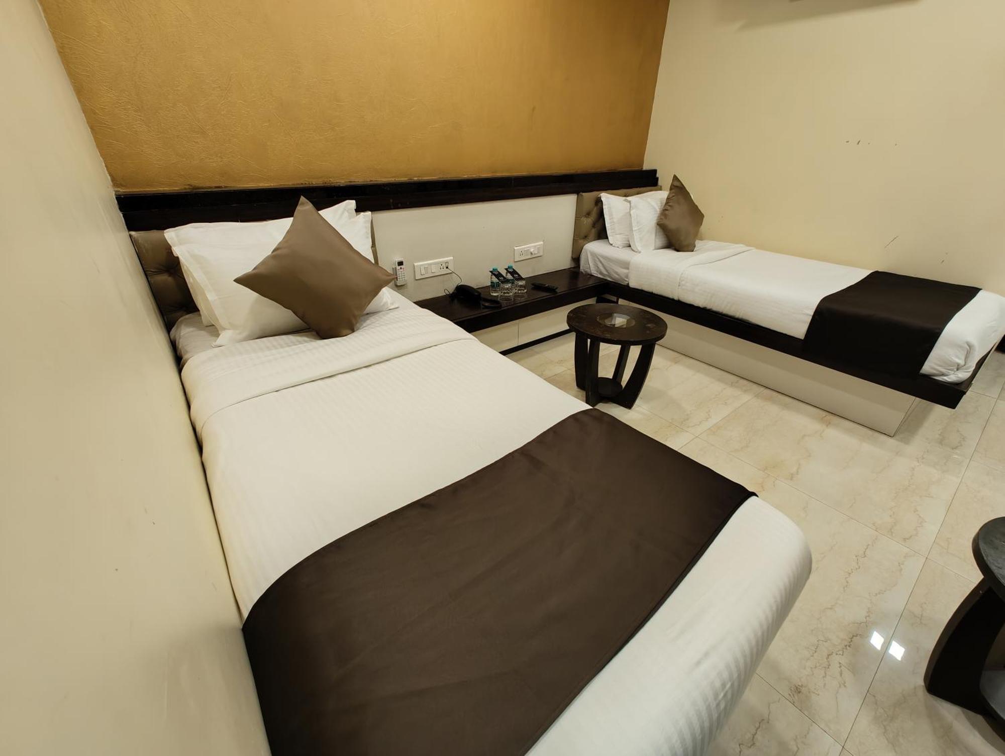 The Majlis Hotel - Colaba 뭄바이 외부 사진