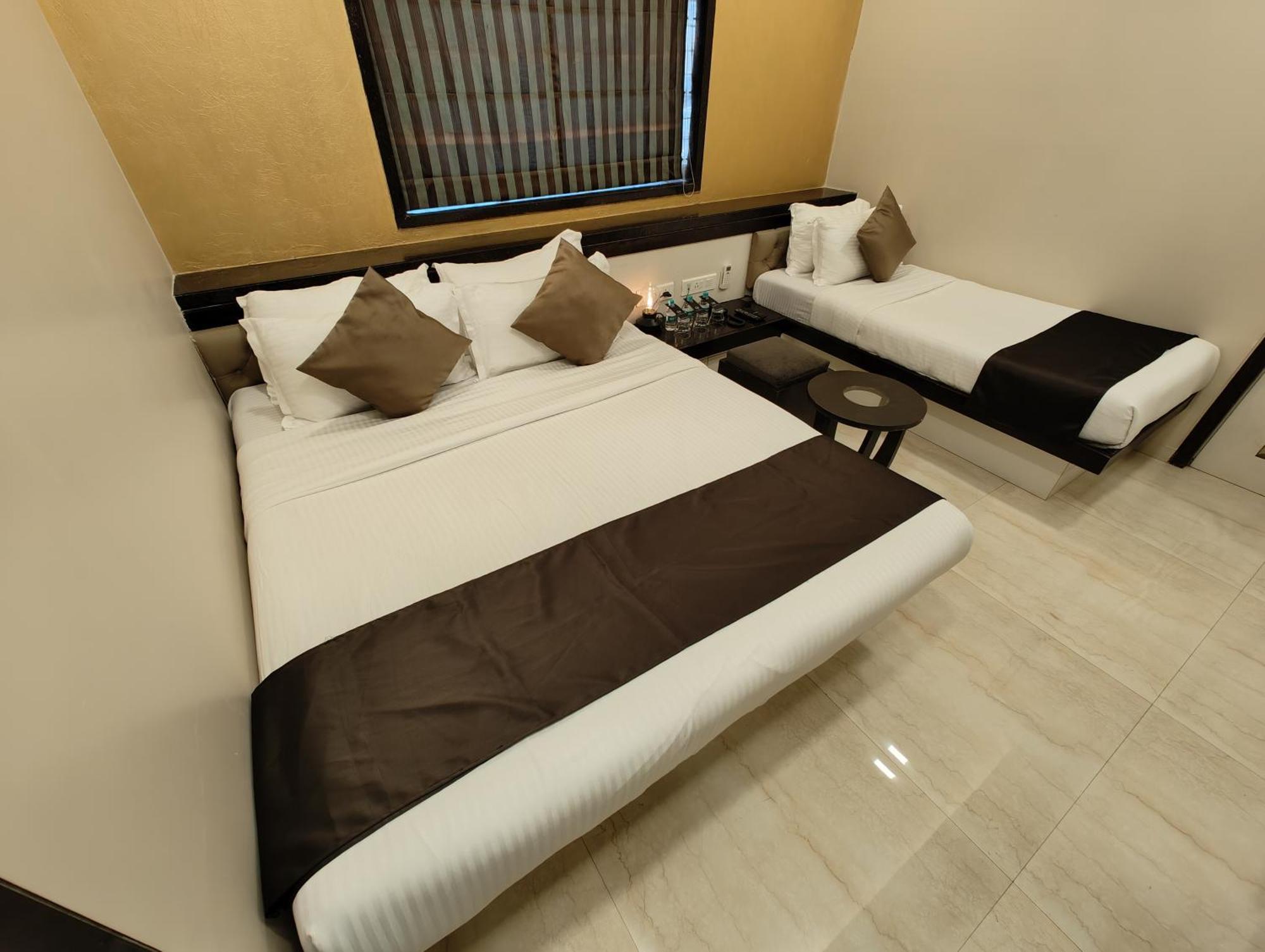 The Majlis Hotel - Colaba 뭄바이 외부 사진