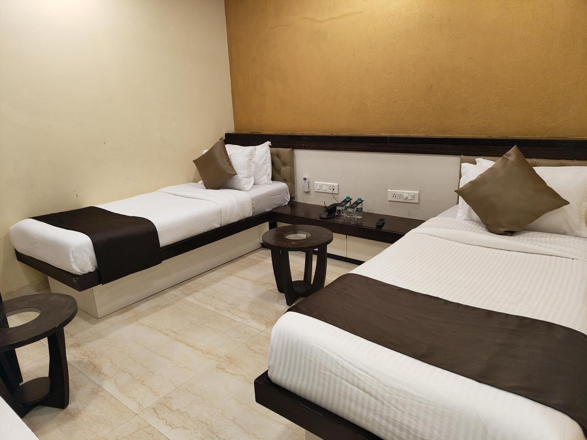 The Majlis Hotel - Colaba 뭄바이 외부 사진