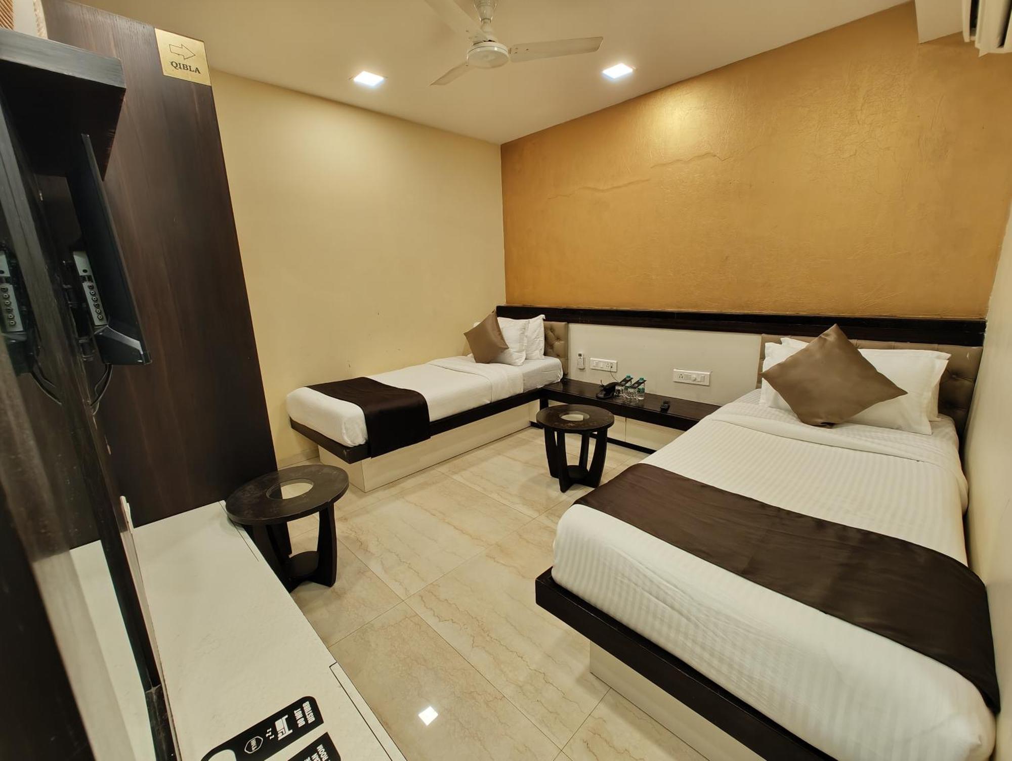 The Majlis Hotel - Colaba 뭄바이 외부 사진