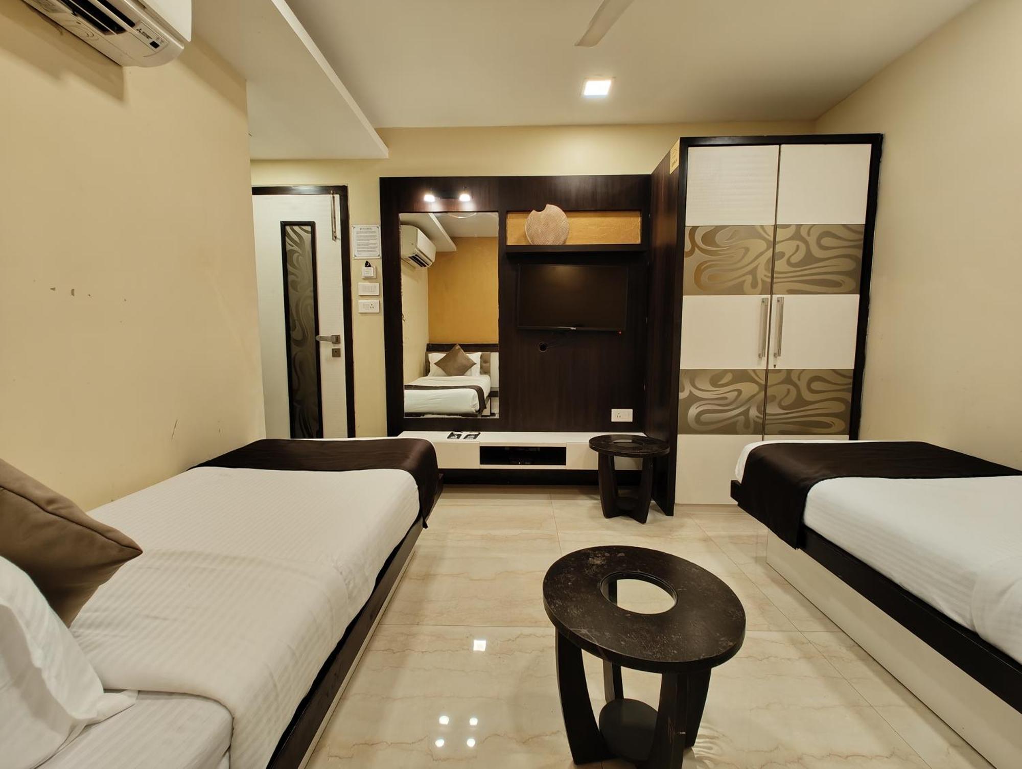 The Majlis Hotel - Colaba 뭄바이 외부 사진