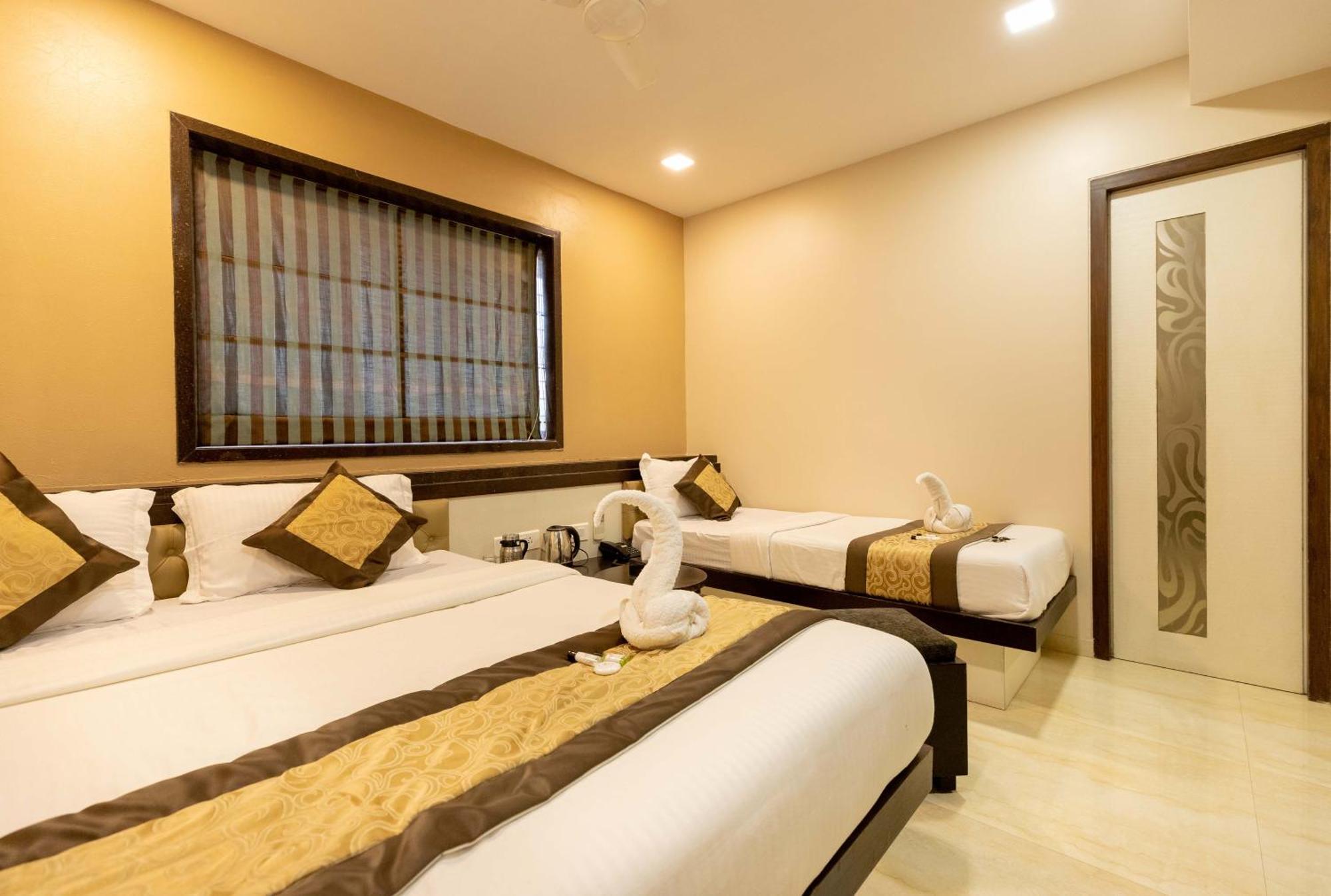 The Majlis Hotel - Colaba 뭄바이 외부 사진